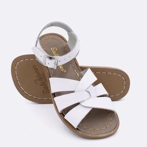 Salt Water Sandals. White. Size 1. Little kid white sandals